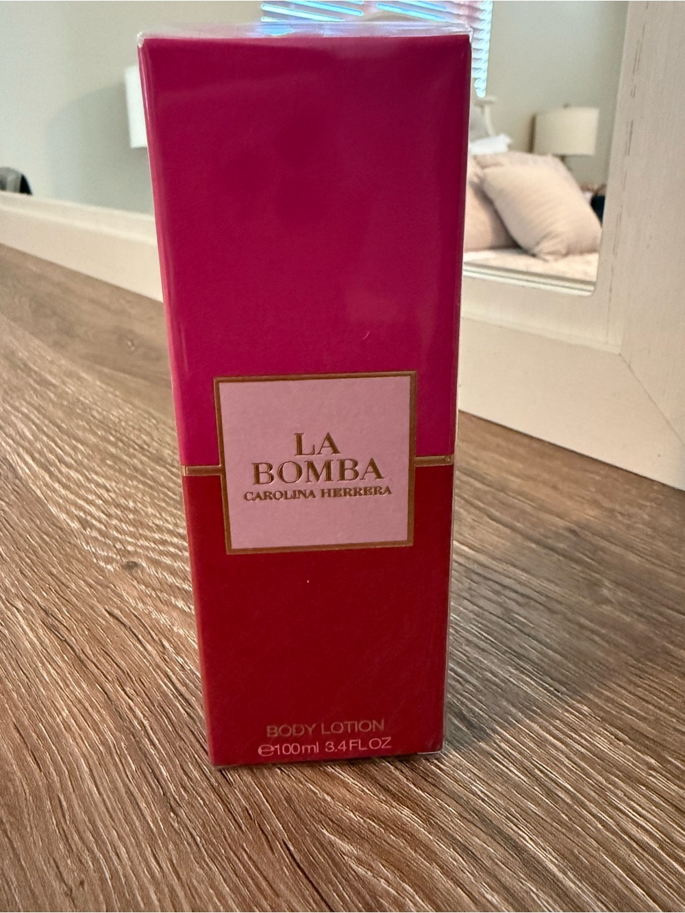 Carolina Herrera La Bomba Bright Pink Body Lotion